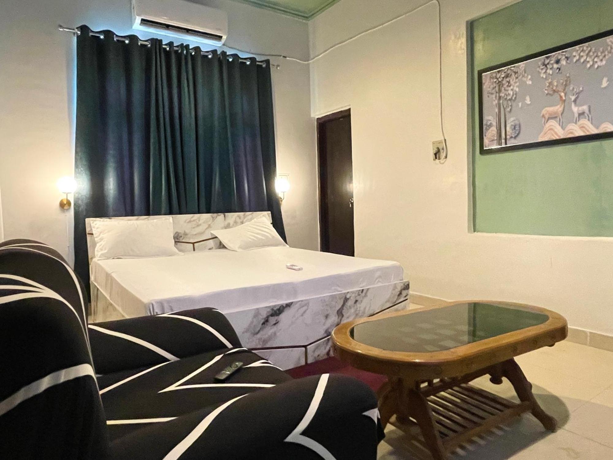 Ficus Hotel Lucknow